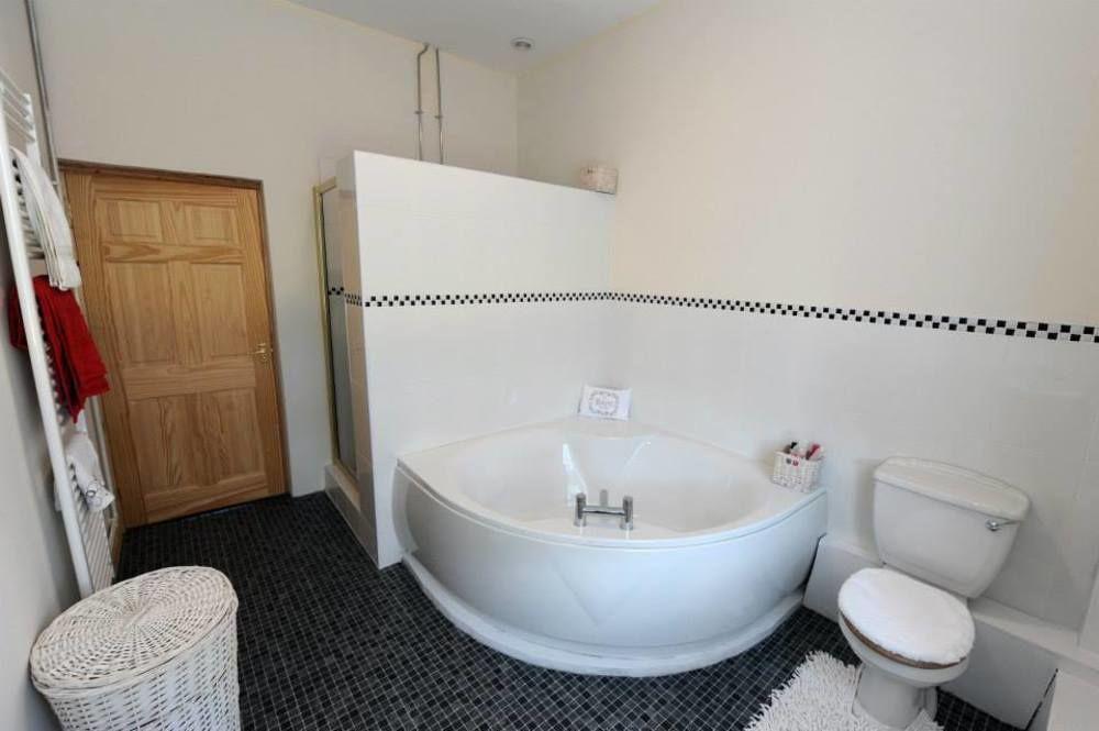 Old Police House Bed & Breakfast Haverfordwest Bagian luar foto